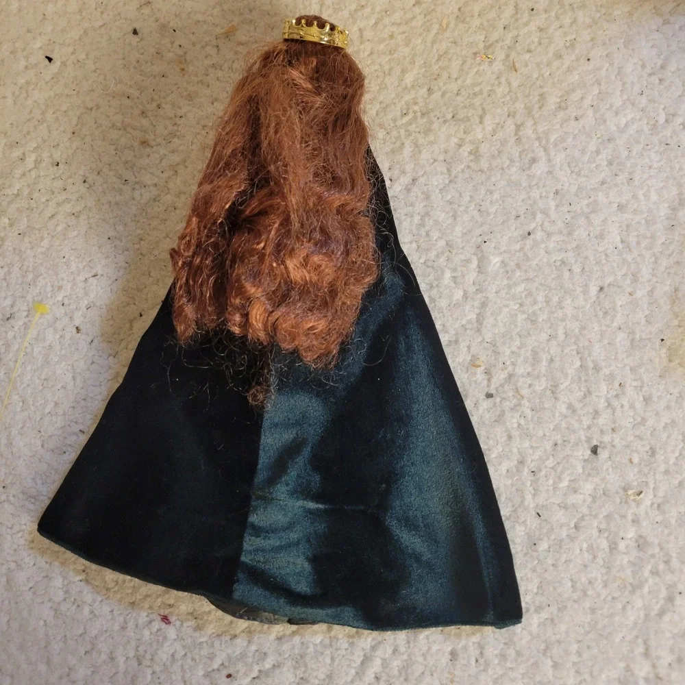 Mattel Barbie Princess of Ireland Doll 11.5